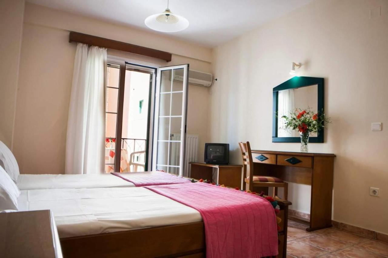 Rouchotas Studios By Viktor 1Rst Floor Argostoli  Luaran gambar